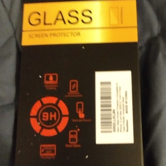 New Ailun glass screen protector - Picture 2 of 2